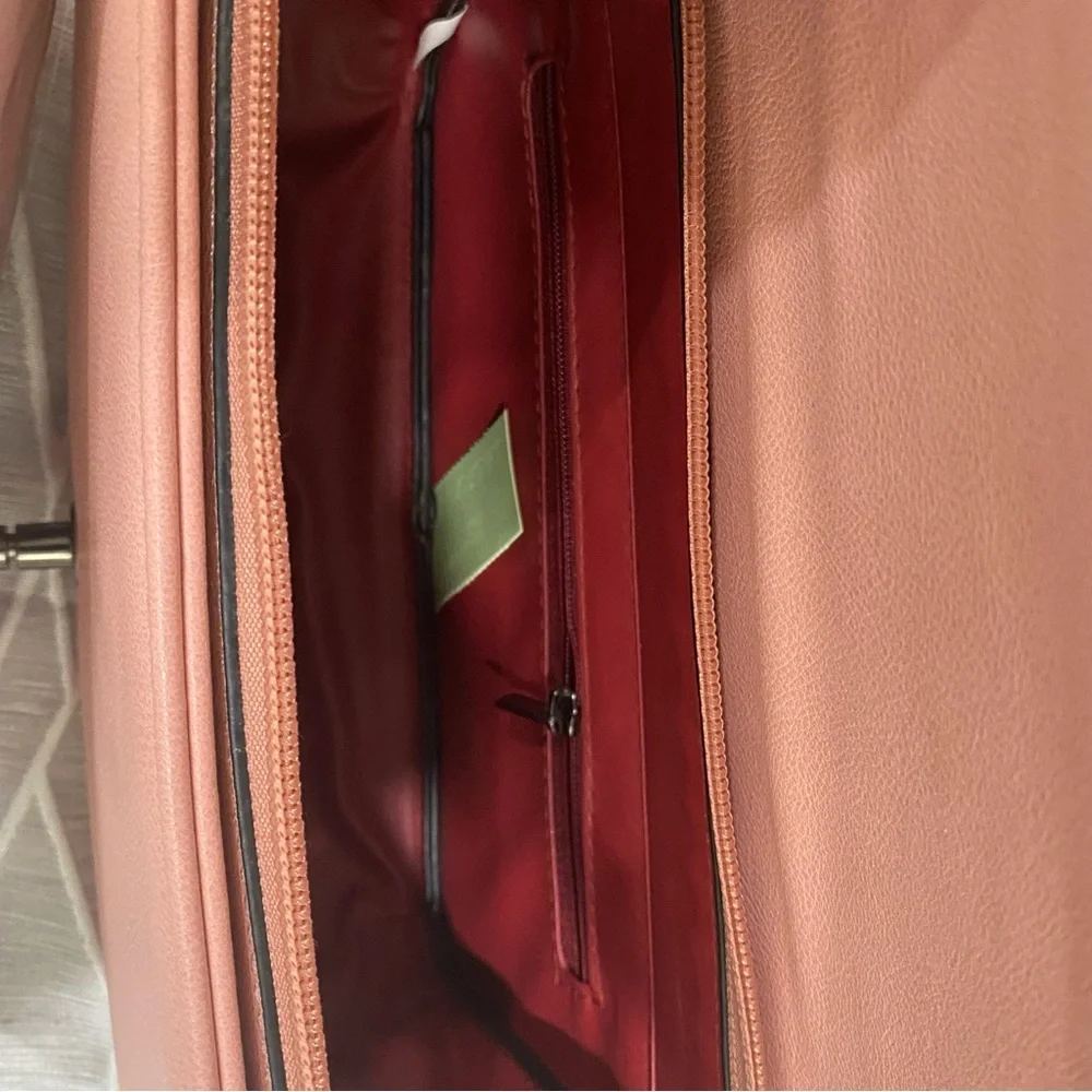 Fashion leather blush bag ad and wallet. - Picture 4 of 7